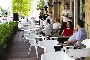 Bell Aire Hotel
