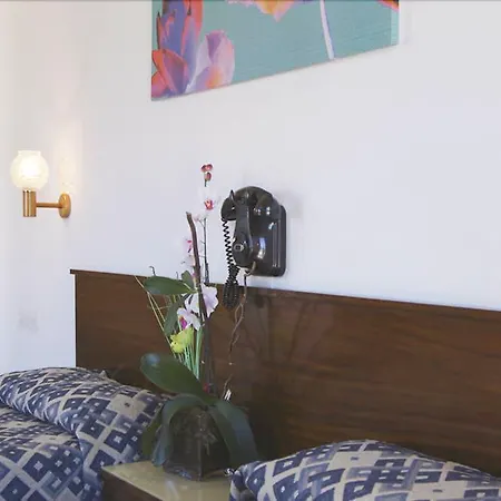 מלון Bell Aire ל'אסטרטיט